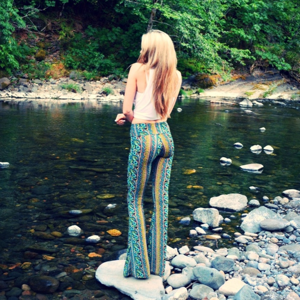 Dellabelle Paisley Flares 🌞